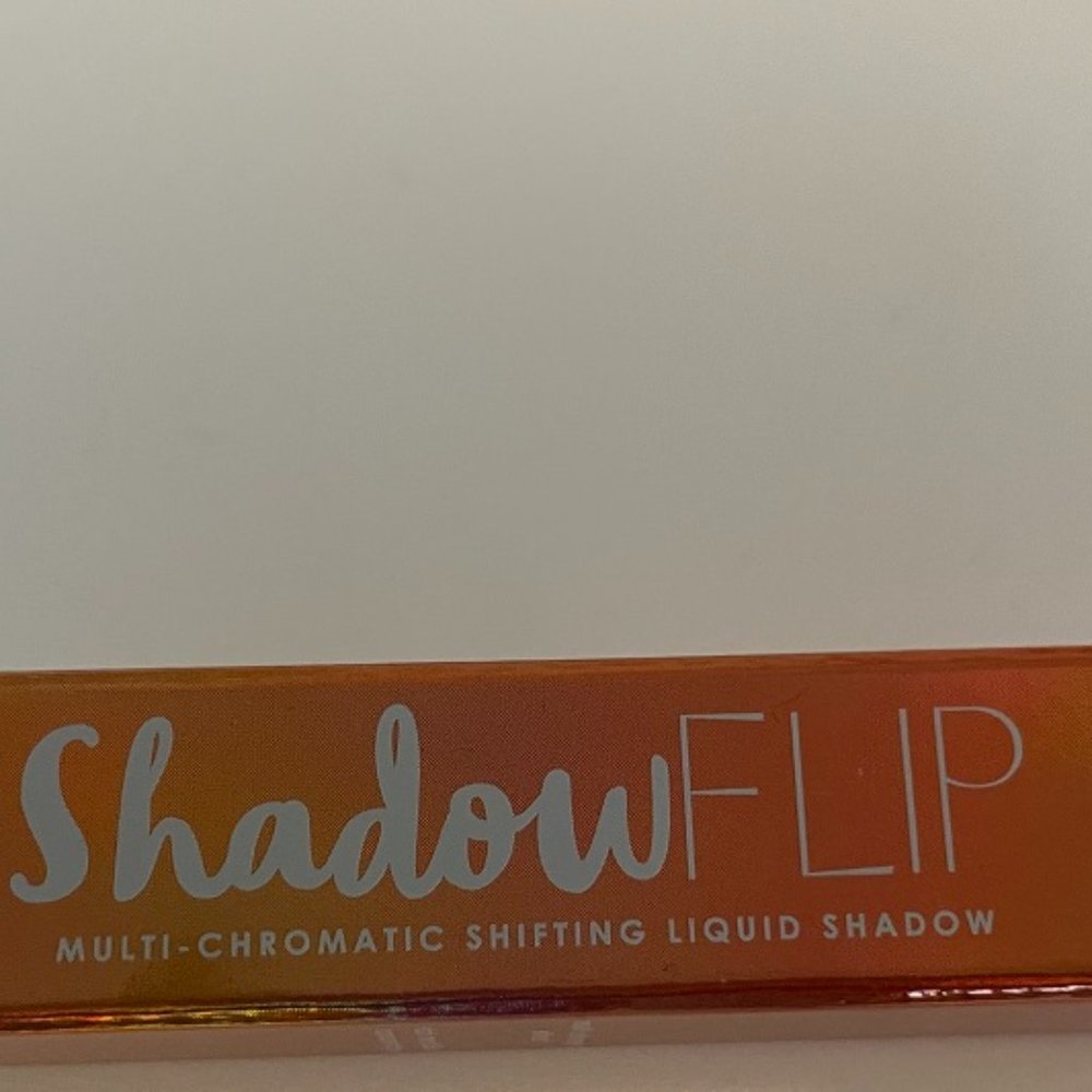 ✨CLOSET CLEAR OUT ITEM✨ CIATE - Shadow flip